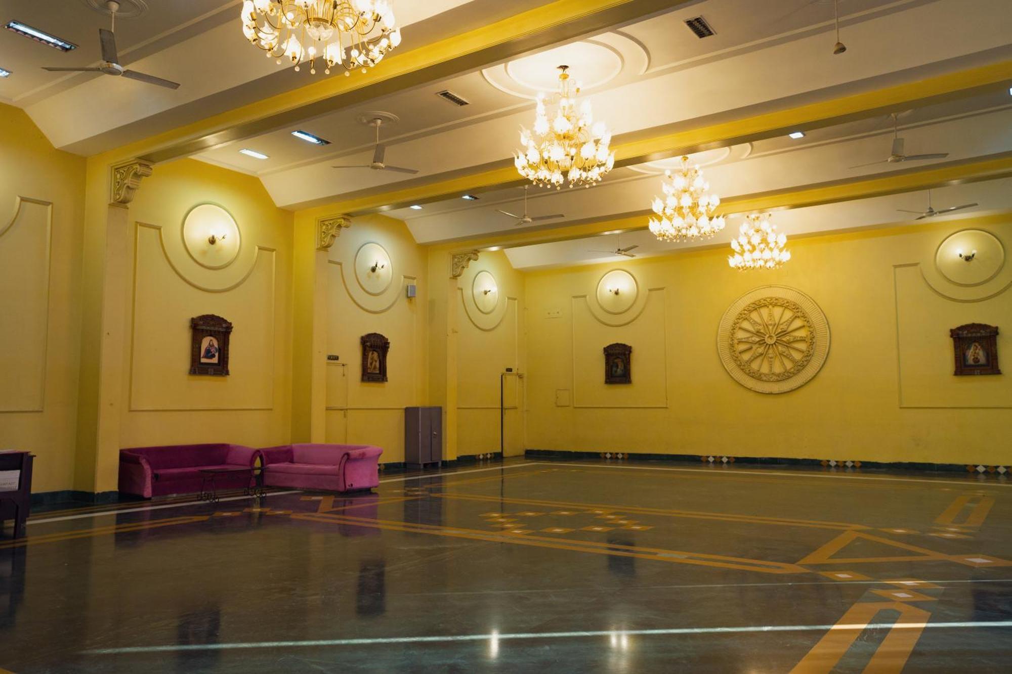 Hotel Girdhar Mahal Indore Eksteriør bilde