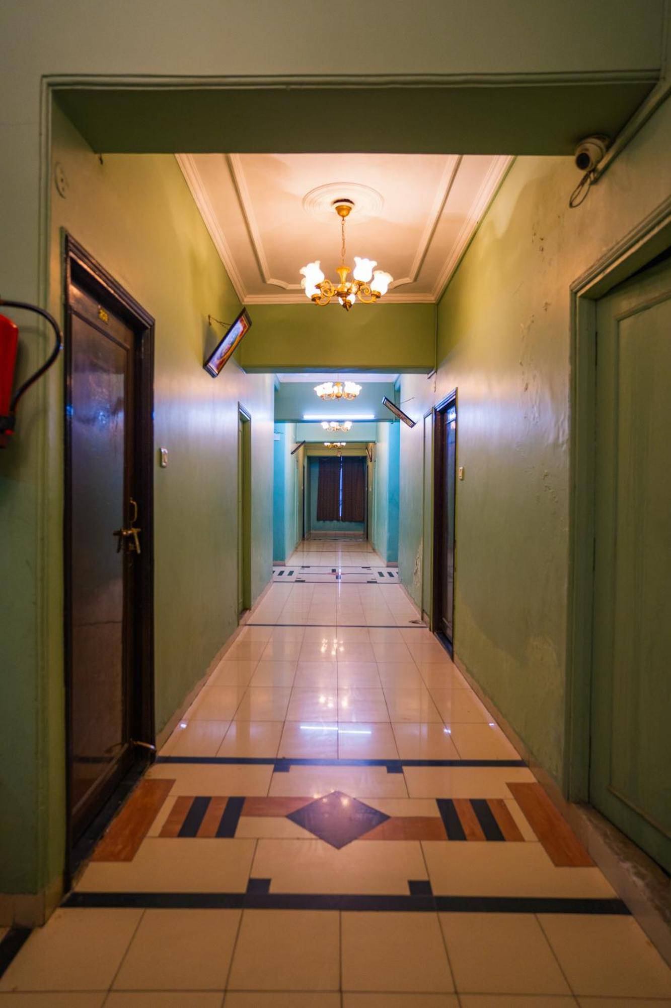 Hotel Girdhar Mahal Indore Eksteriør bilde