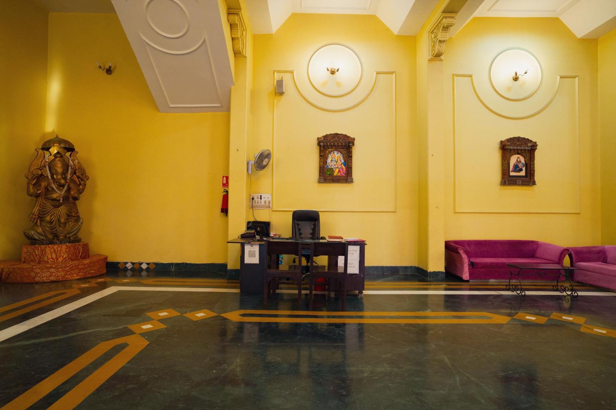 Hotel Girdhar Mahal Indore Eksteriør bilde