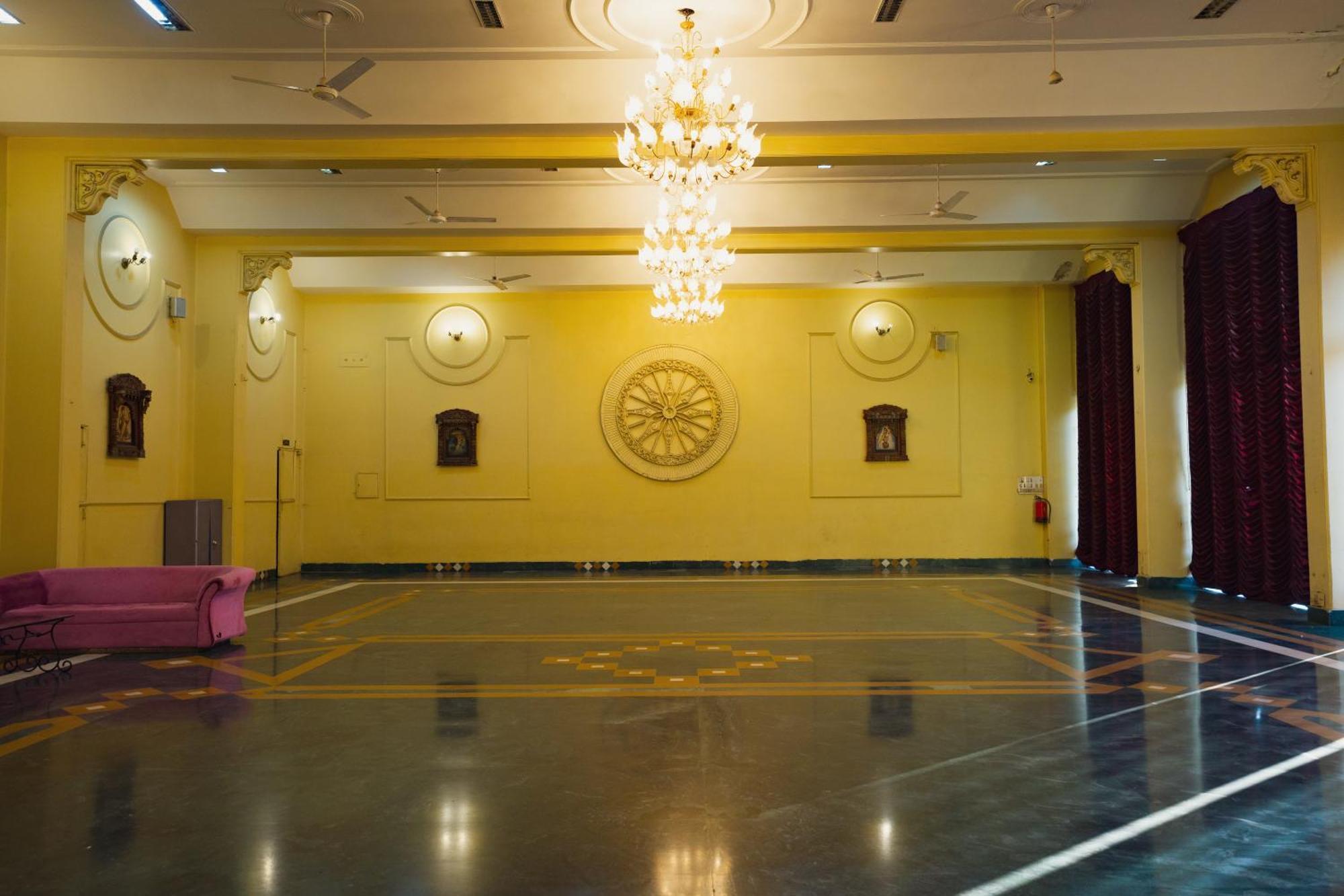 Hotel Girdhar Mahal Indore Eksteriør bilde