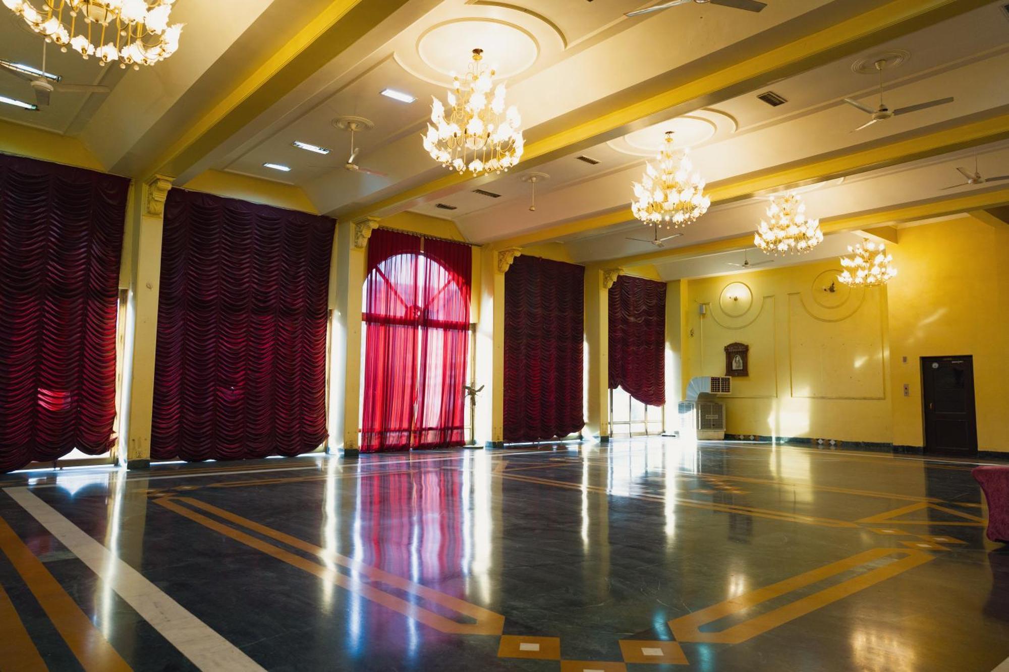 Hotel Girdhar Mahal Indore Eksteriør bilde