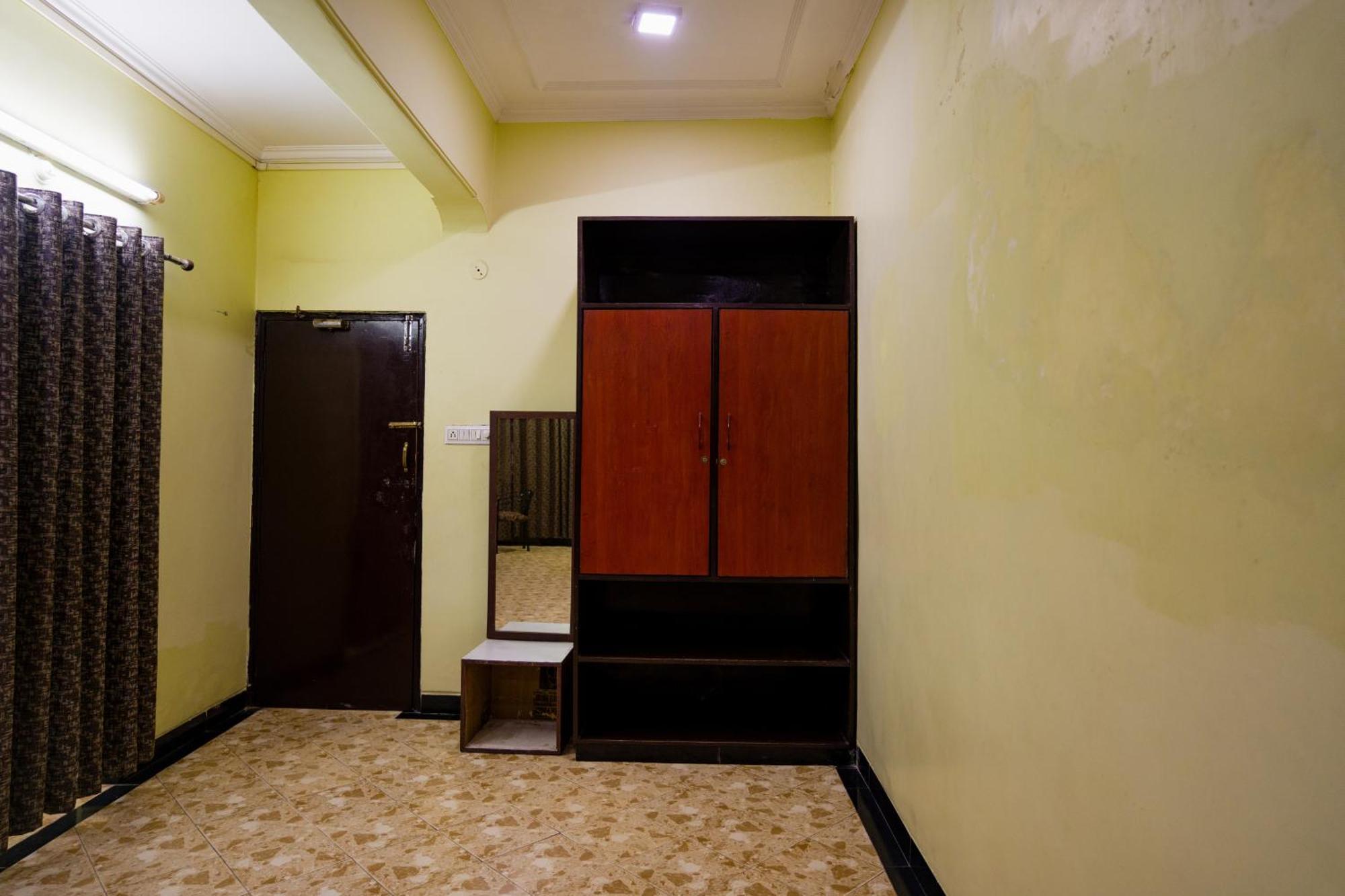 Hotel Girdhar Mahal Indore Eksteriør bilde