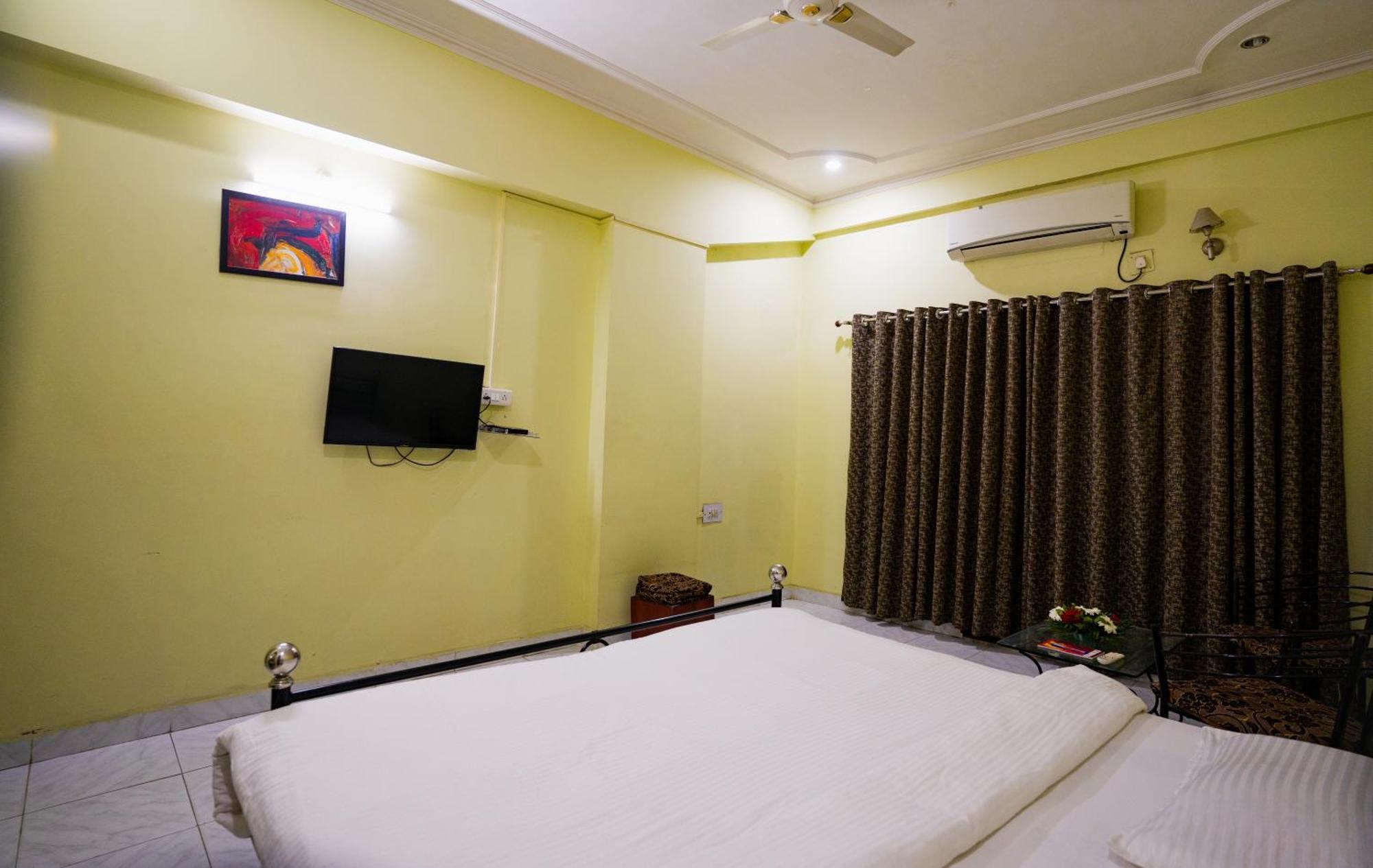 Hotel Girdhar Mahal Indore Eksteriør bilde