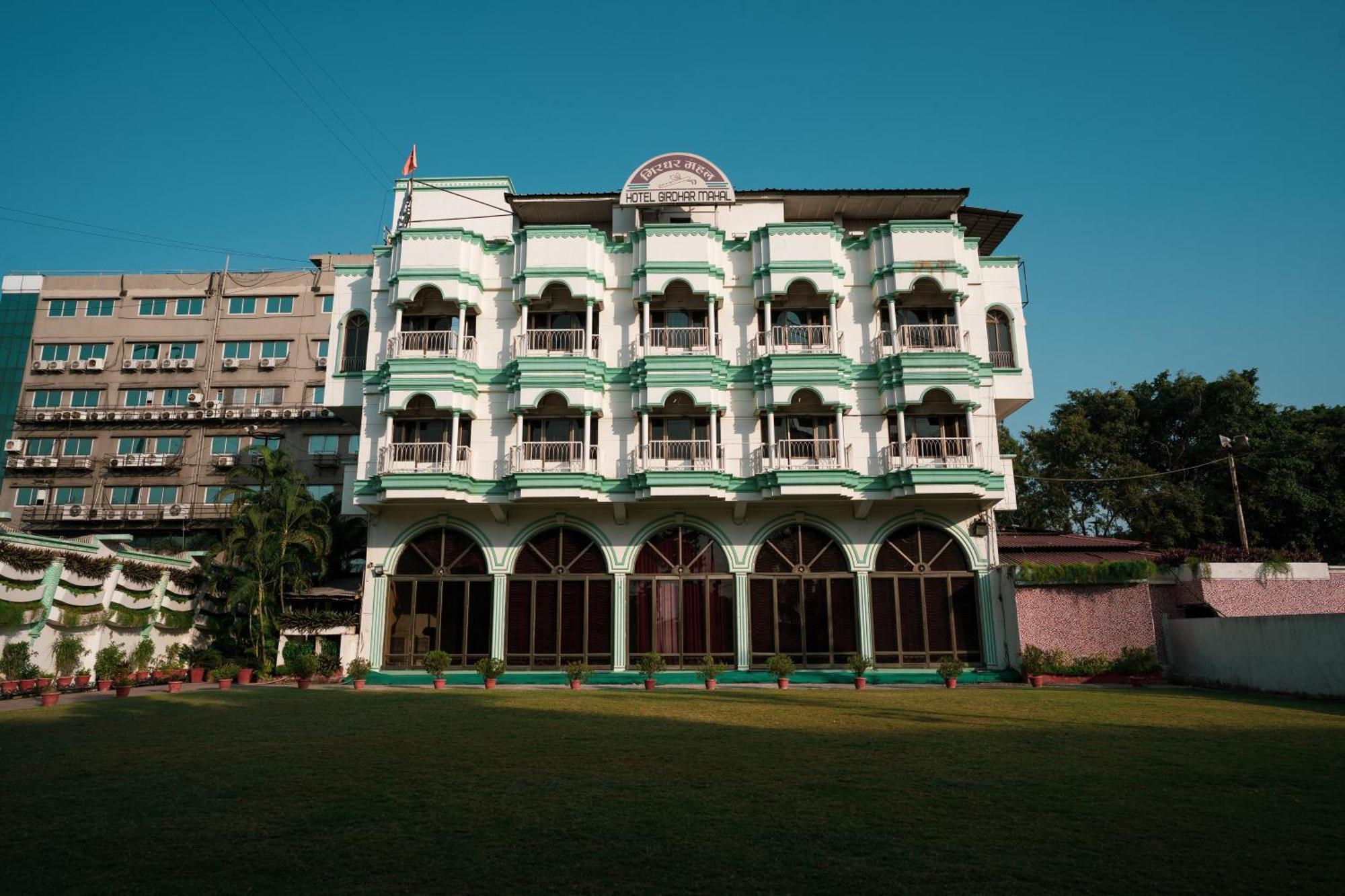 Hotel Girdhar Mahal Indore Eksteriør bilde
